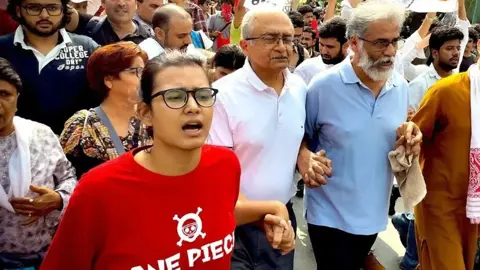 বিক্ষোভ কর্মসূচি থেকে নেহা বোরা আটক