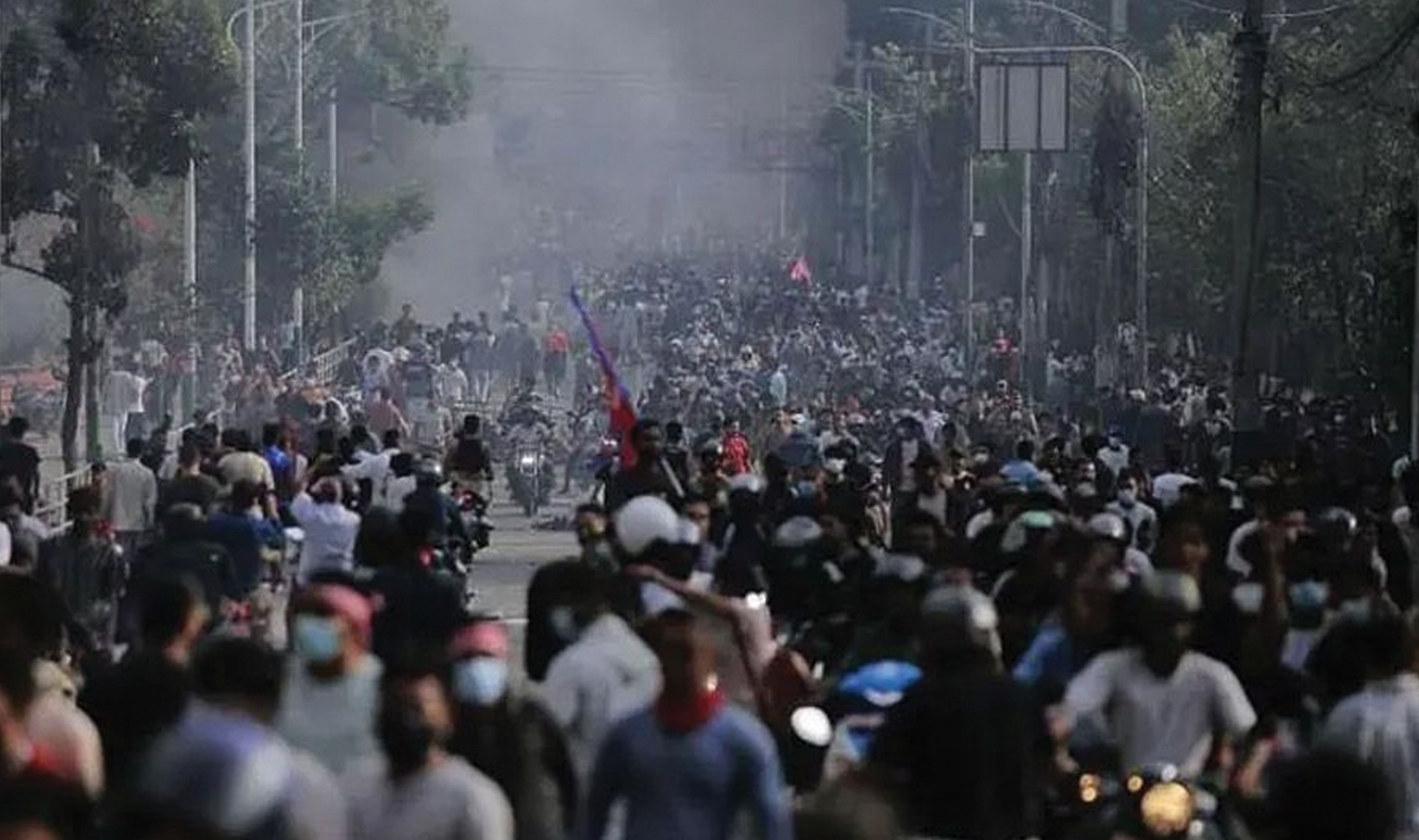 নেপালে সংসদ পুনর্বহালের দাবি প্রধান দলগুলোর