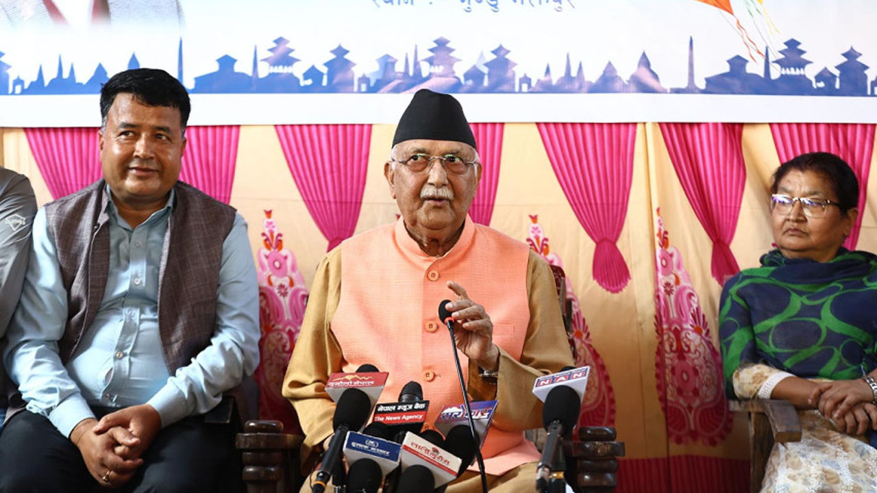 দেশ ছেড়ে পালাব না, বললেন নেপালের ক্ষমতাচ্যুত প্রধানমন্ত্রী