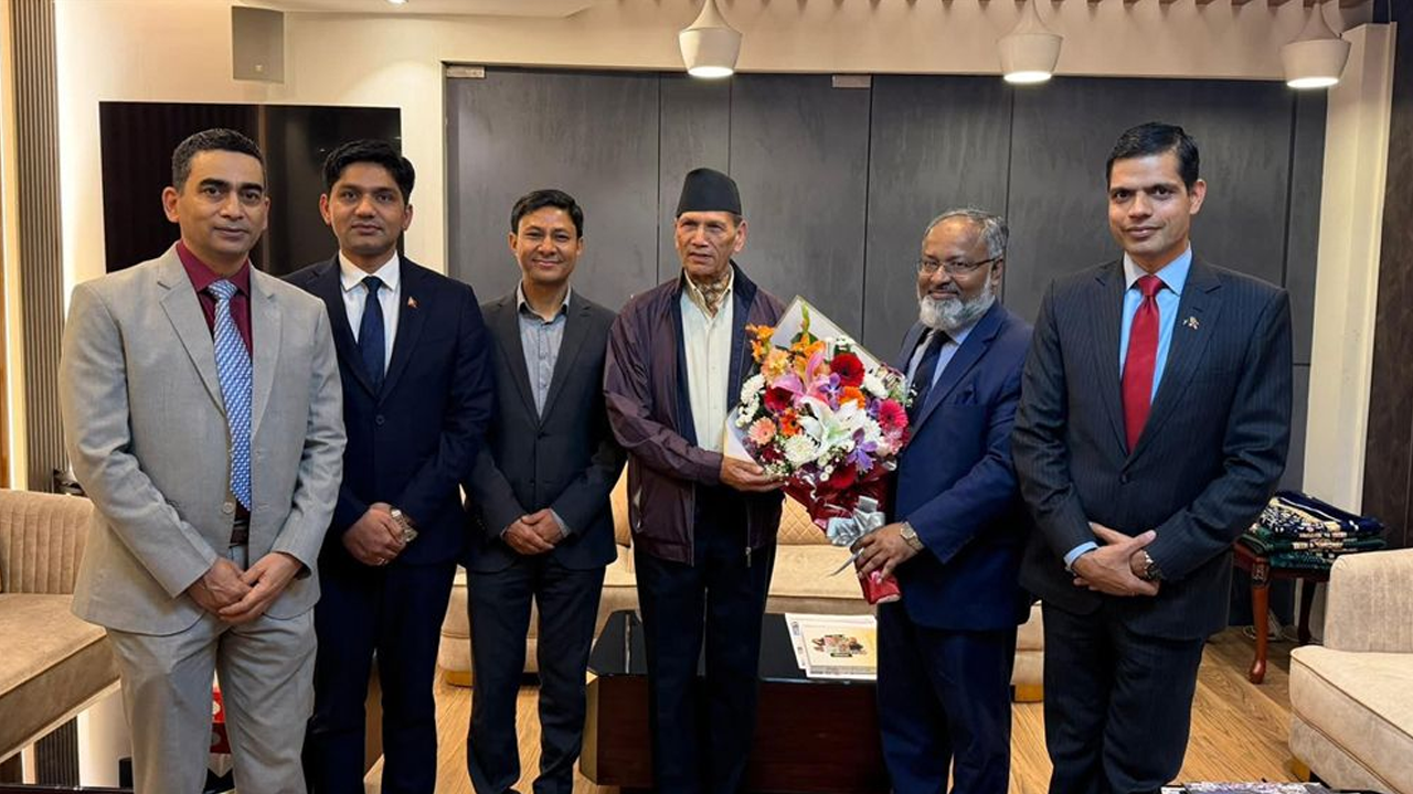 ঢাকায় এলেন নেপালের পররাষ্ট্রমন্ত্রী বালা শর্মা