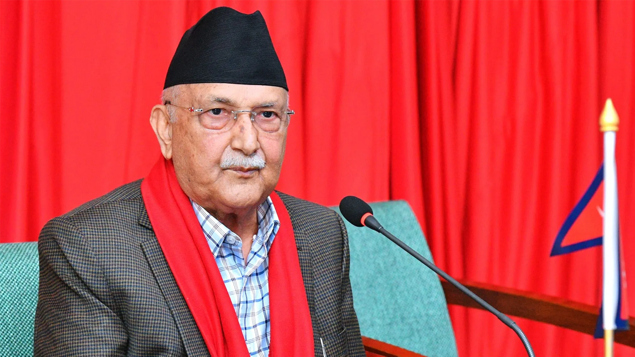 নেপালে রাজনীতিতে ফেরার চেষ্টা ক্ষমতাচ্যুত প্রধানমন্ত্রী ওলির