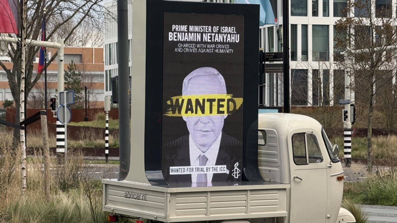 লন্ডনজুড়ে নেতানিয়াহুর ‘ওয়ান্টেড’ পোস্টার