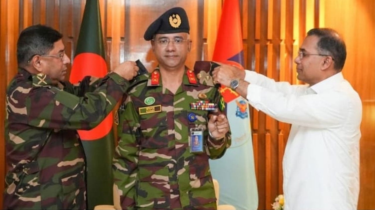 নতুন ডিজিএফআই প্রধান মেজর জেনারেল কায়সার রশিদ চৌধুরীর দায়িত্ব গ্রহণ