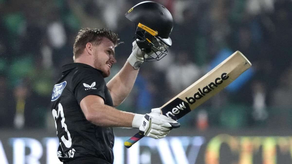 লাহোরে ফিলিপসের দারুণ দিন