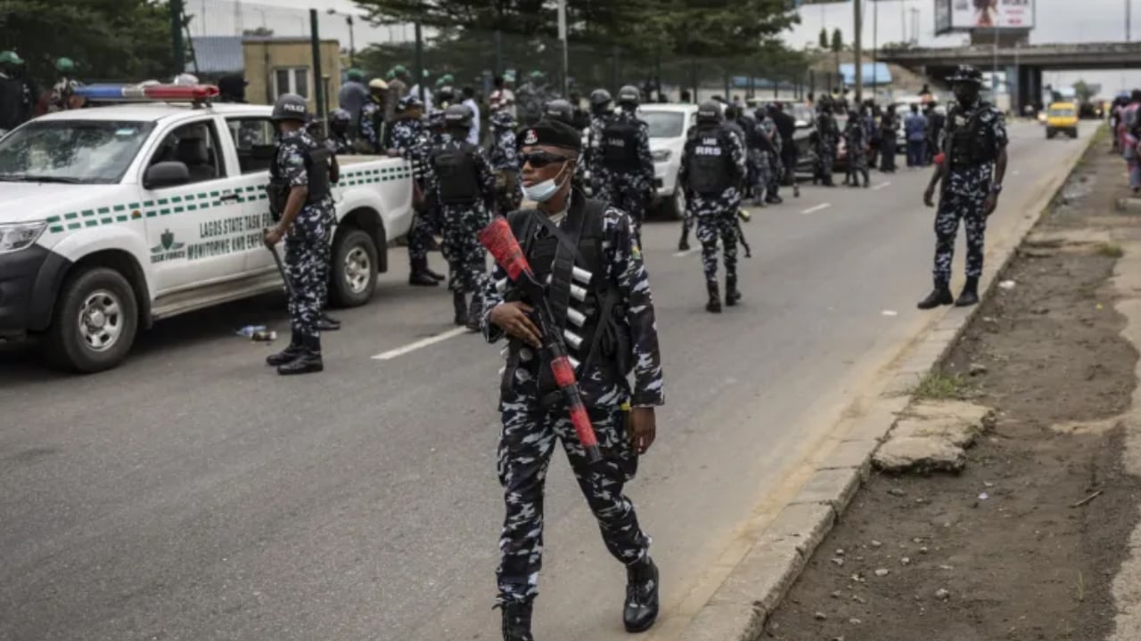 নাইজেরিয়ায় বন্দুকধারীদের হামলায় নিহত ৩২