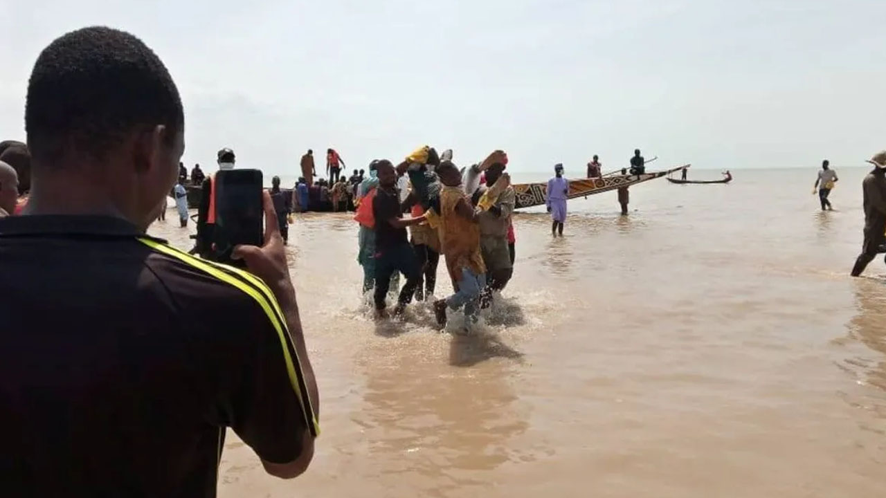নাইজেরিয়ায় নৌকা ডুবে ৬০ জনের মৃত্যু