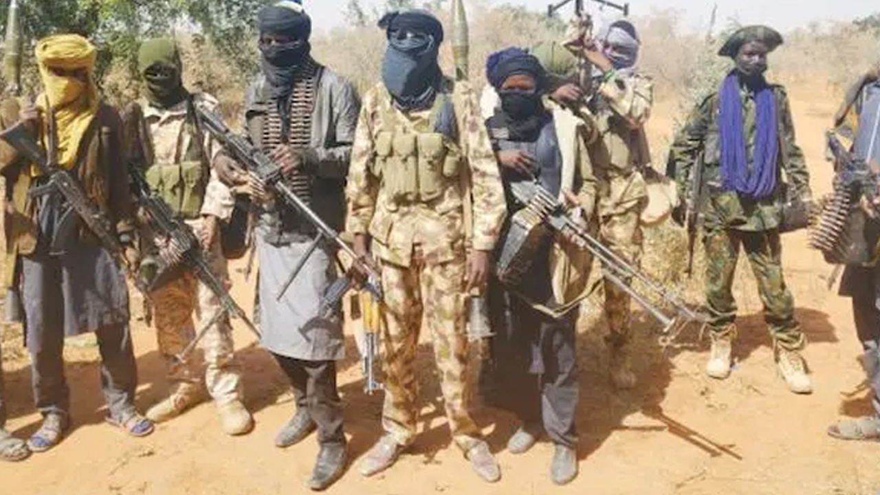 নাইজেরিয়ায় বন্দুকধারীদের হামলায় ২১ গ্রামবাসী নিহত