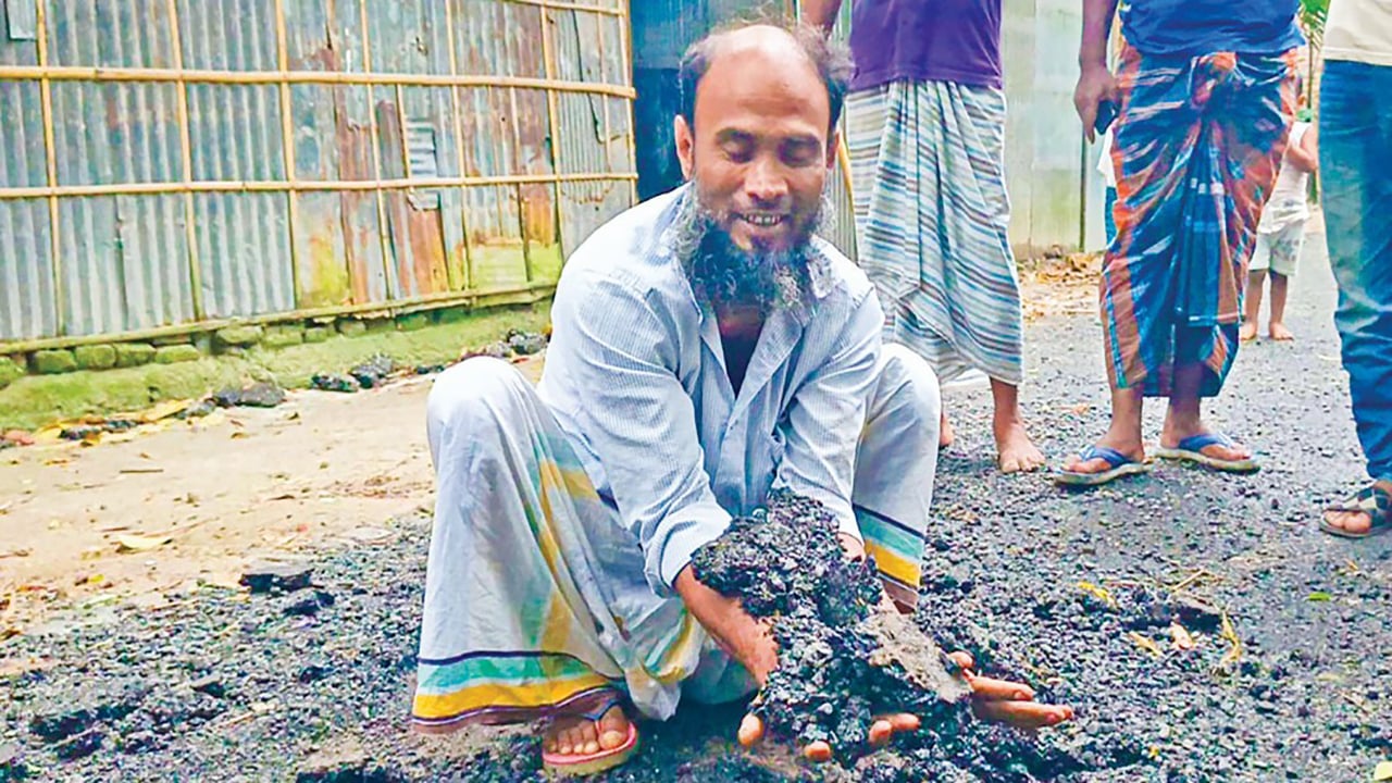 নীলফামারীতে ৪৫ লাখ টাকায় রাস্তা কার্পেটিং, উঠে যাচ্ছে সাত দিনে