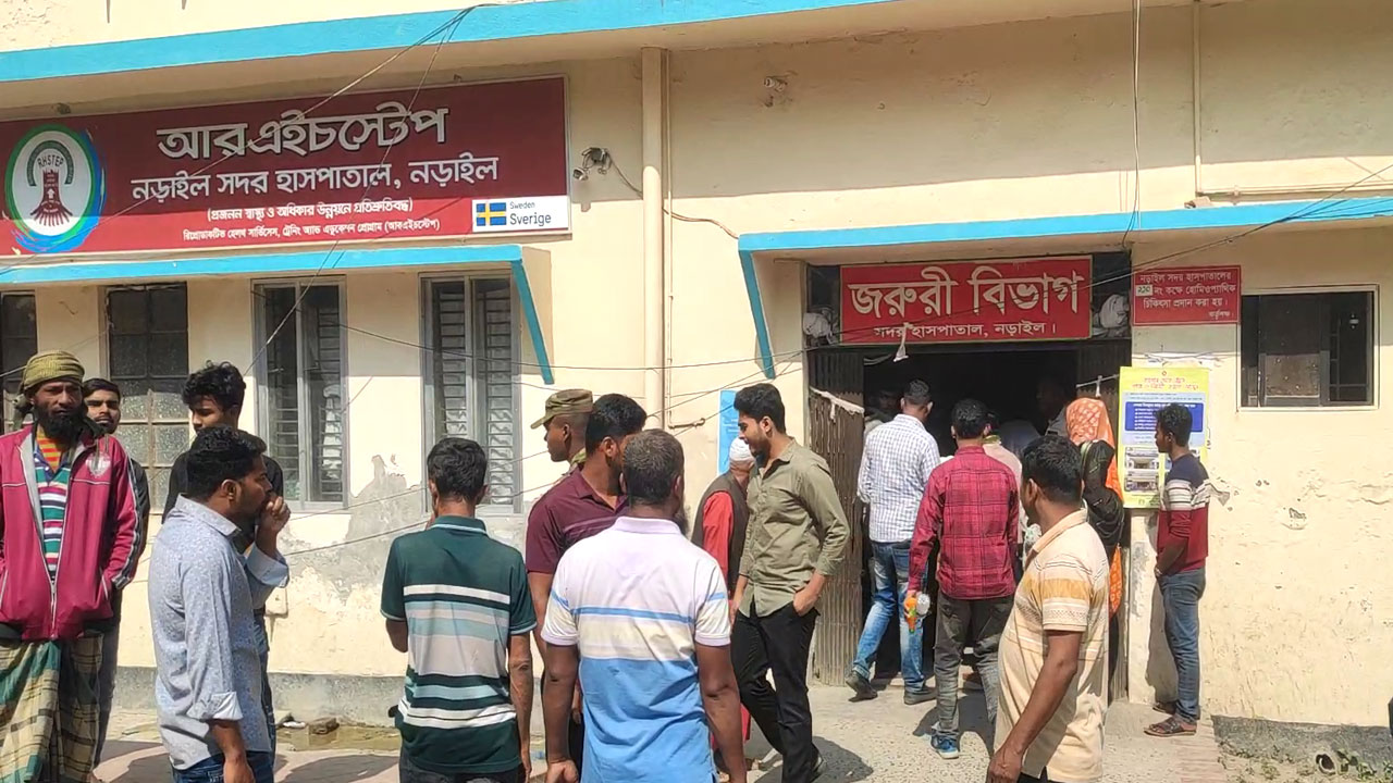 নড়াইলে পৃথক সড়ক দুর্ঘটনায় প্রাণ গেল শিশুসহ ৩ জনের