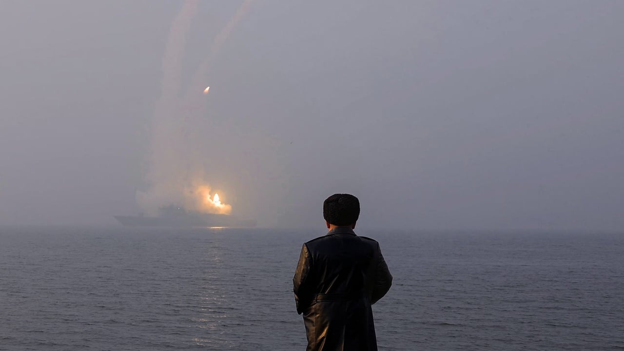 ইরান যুদ্ধের মধ্যেই ১০টি ব্যালিস্টিক ক্ষেপণাস্ত্র নিক্ষেপ উত্তর কোরিয়ার