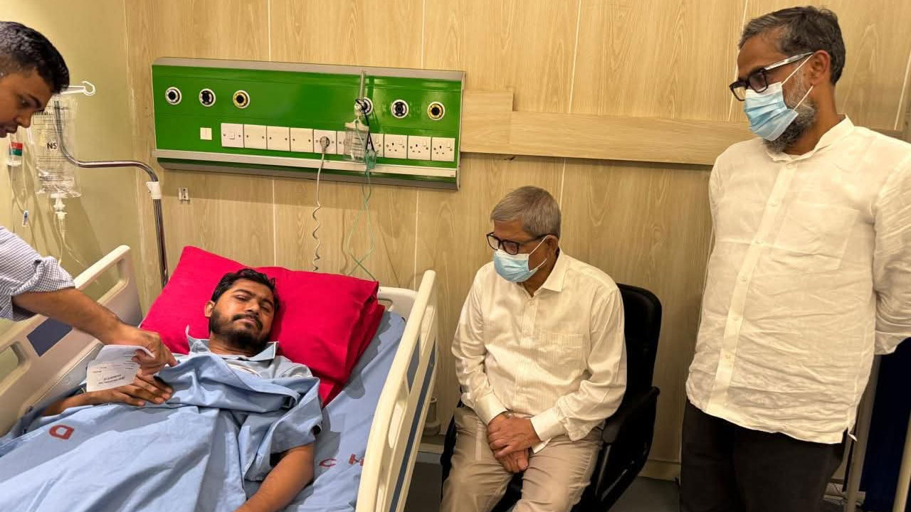 নুরকে দেখতে ঢামেকে মির্জা ফখরুল