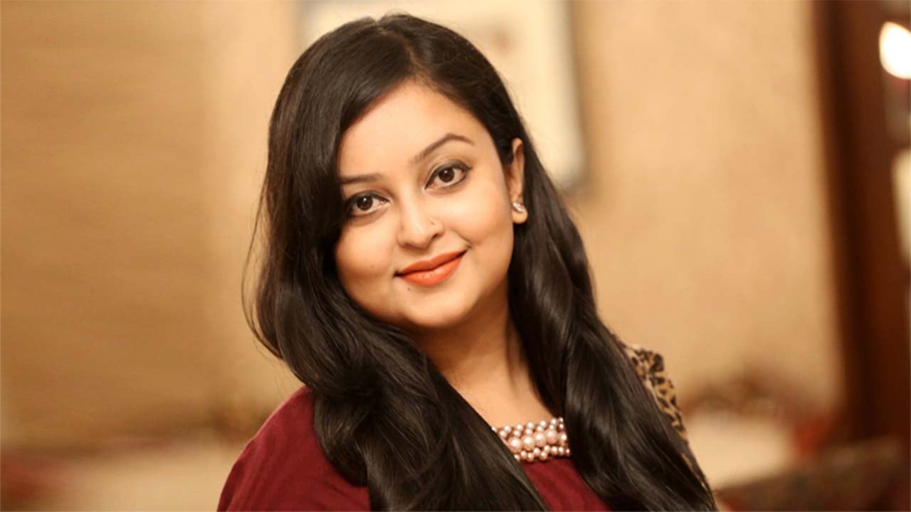 উপস্থাপনায় ঐন্দ্রিলা