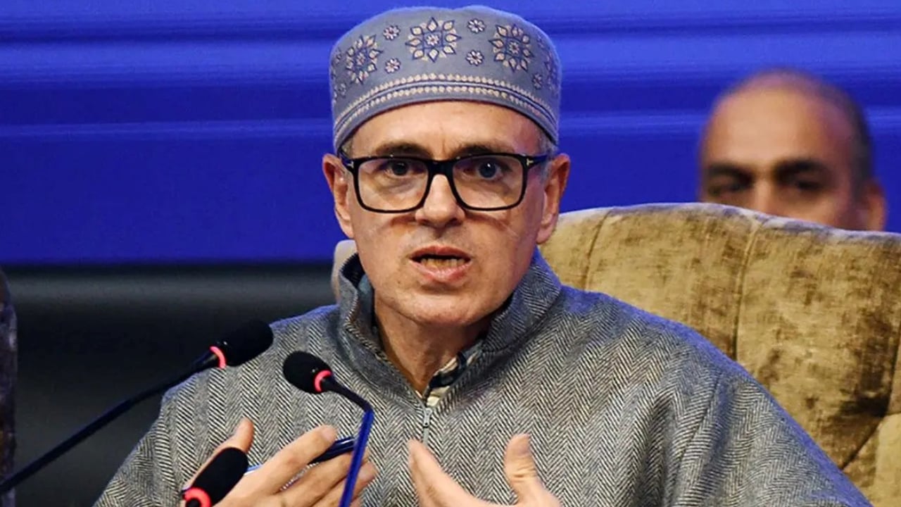 জনপ্রতি ৩০ কোটি রুপির প্রলোভন দিয়েছিল বিজেপি, আদর্শ বিক্রি করেননি ওমর আবদুল্লাহ