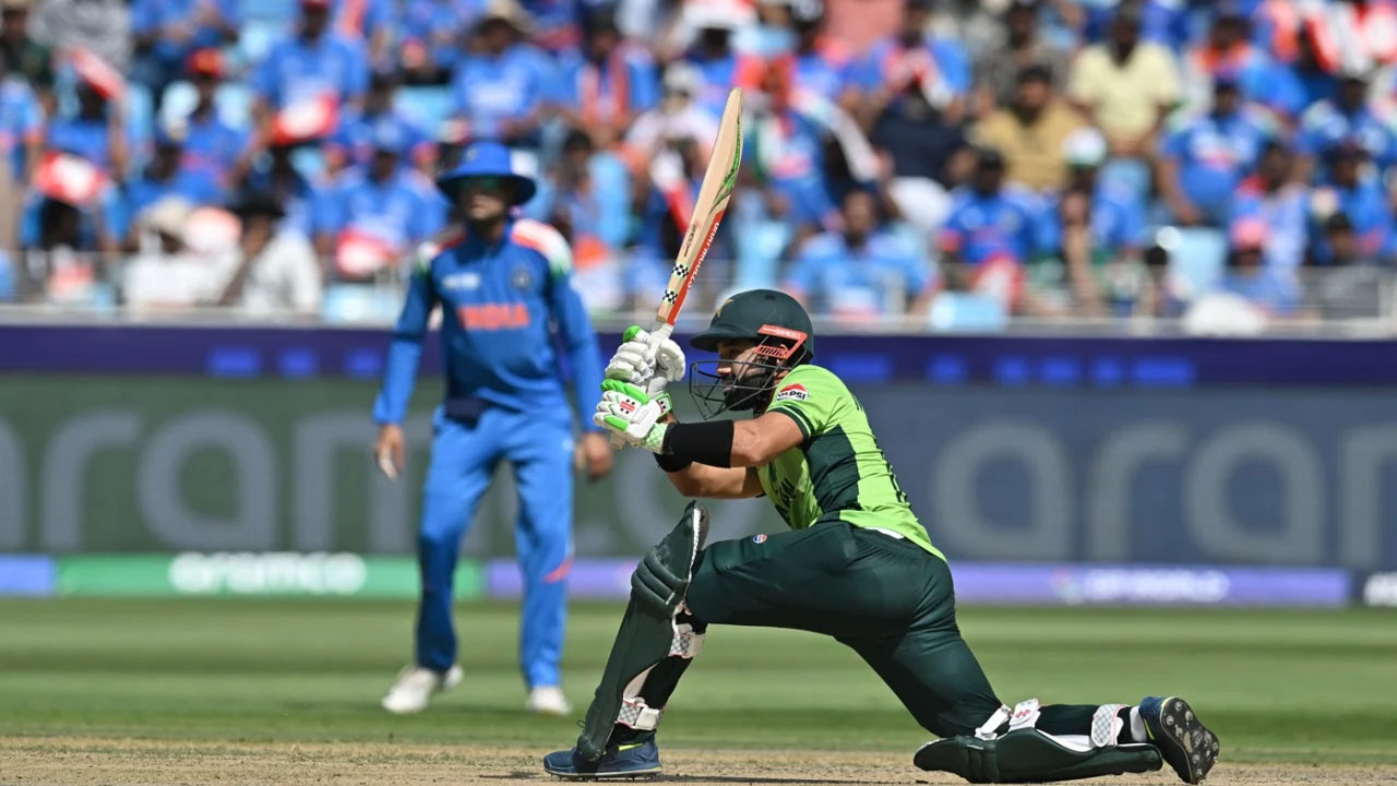 পাকিস্তানের ধীরস্থির ব্যাটিং