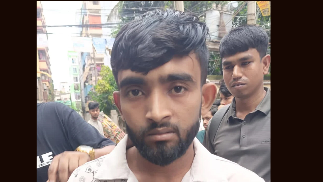 রাজধানীতে ১২ ঘণ্টার মধ্যে ছিনতাইকৃত ফোনসহ গ্রেপ্তার ৩