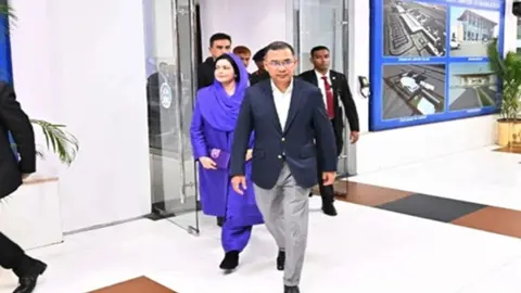 নিউইয়র্কের পথে প্রধানমন্ত্রী, ইস্তাম্বুলে যাত্রাবিরতি
