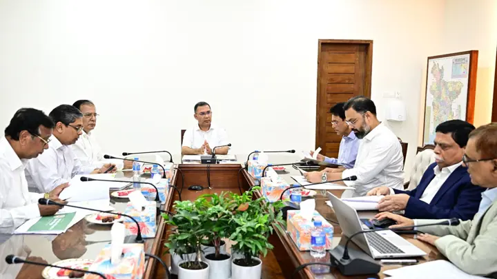 দেশের প্রতিটি ইউনিয়নে খেলার মাঠ গড়ার নির্দেশ প্রধানমন্ত্রীর