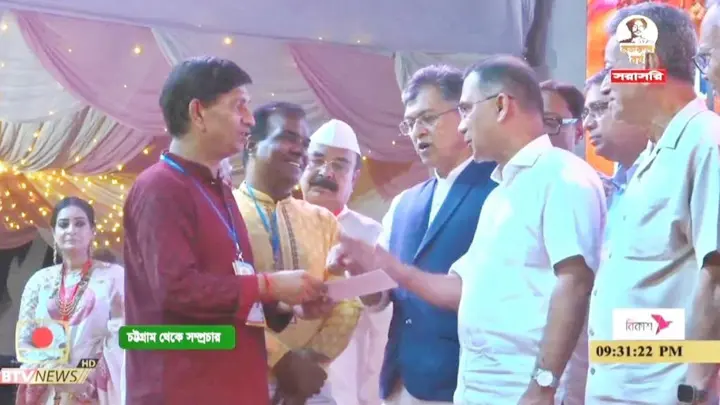 প্রধানমন্ত্রীর অনুষ্ঠানের সঞ্চালক আওয়ামী লীগ নেতা