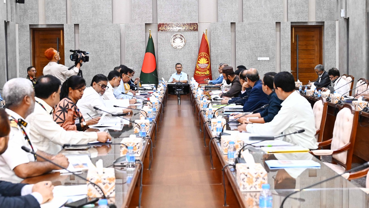 রাজধানীর চারপাশের নদীদূষণ রোধে কর্মপরিকল্পনা প্রণয়নের নির্দেশ প্রধানমন্ত্রীর