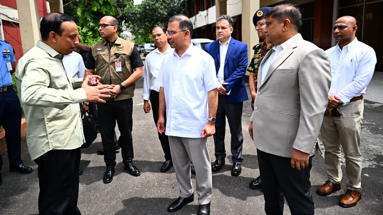 মহাকাশ গবেষণা প্রতিষ্ঠান ‘স্পারসো’ আকস্মিক পরিদর্শনে প্রধানমন্ত্রী তারেক রহমান