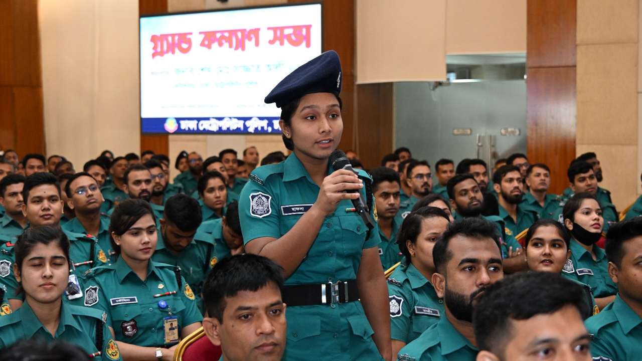 POLICE_GIRL