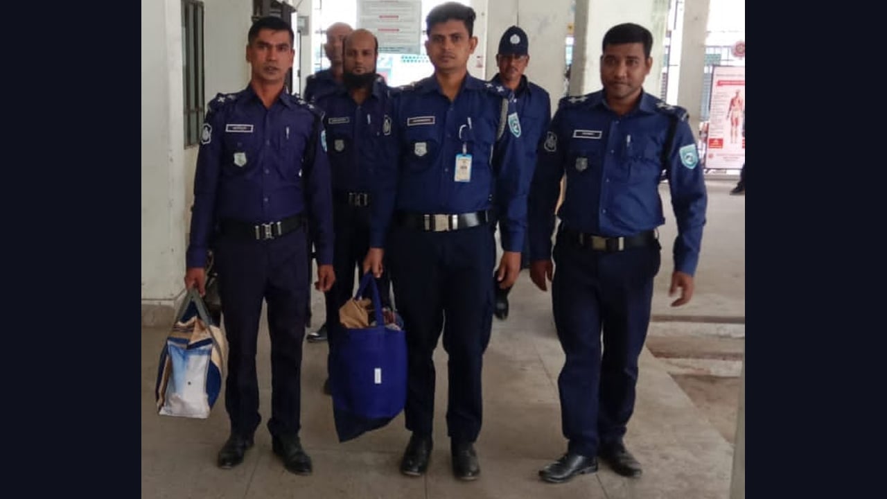 ঠাকুরগাঁও জেলা জামায়াত আমীরের ৭৪ লাখ টাকা আদালতে জমা