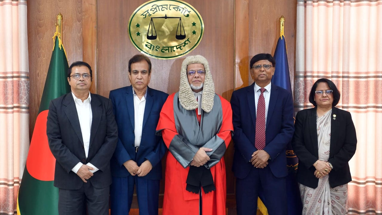 পিএসসির নতুন চার সদস্যের শপথ গ্রহণ