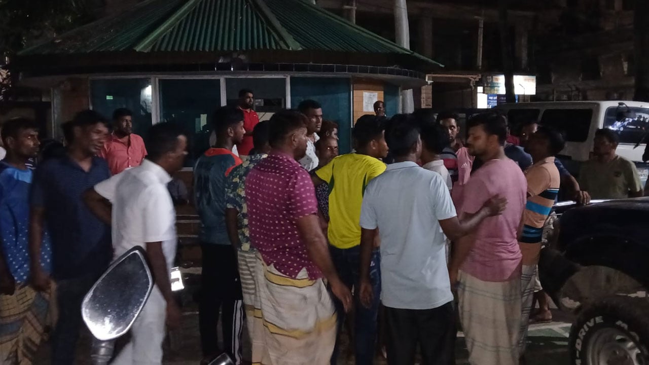 পাবনায় গুলি ও ছুরিকাঘাতে কলেজছাত্রসহ দুজন হত্যা