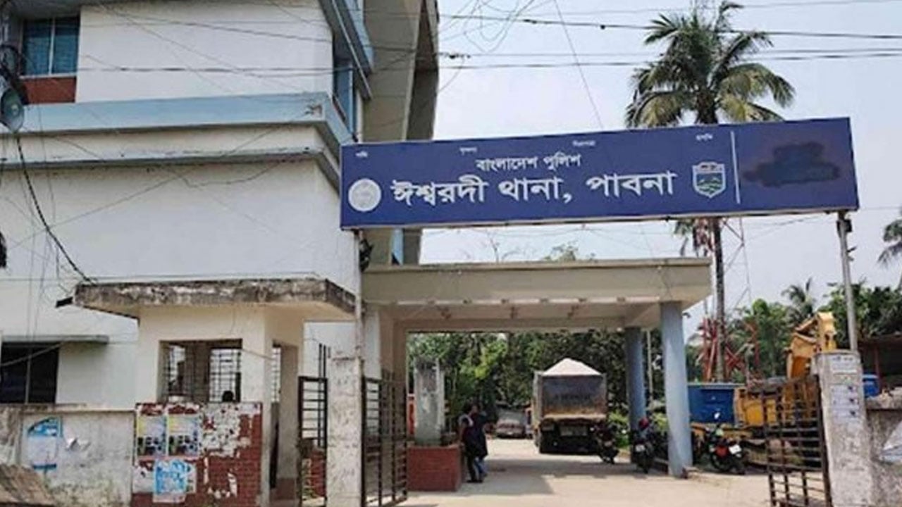 ইজিবাইকে গলায় ওড়না পেঁচিয়ে আলিম পরীক্ষার্থীর মৃত্যু