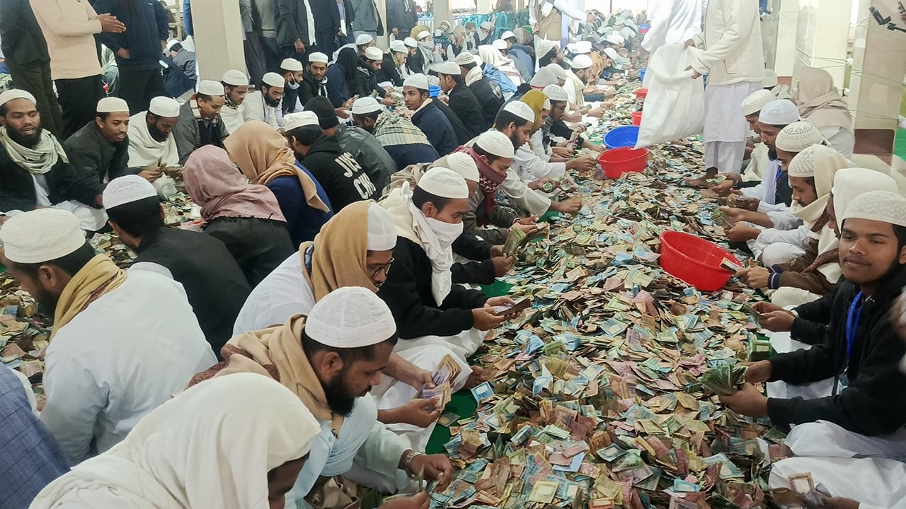 পাগলা মসজিদের দানবাক্সে ৩৫ বস্তা টাকা