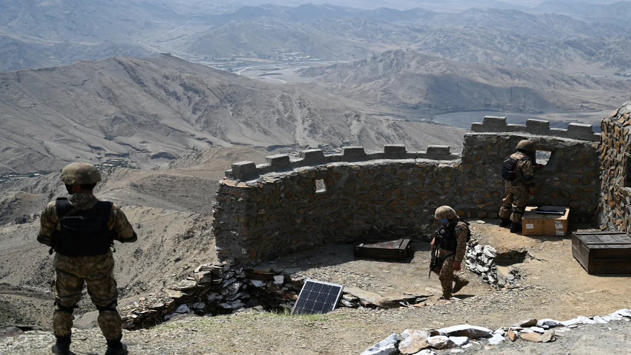 পাক-আফগান সীমান্তে উত্তেজনা তীব্র, ১৩৩ জন নিহতের দাবি