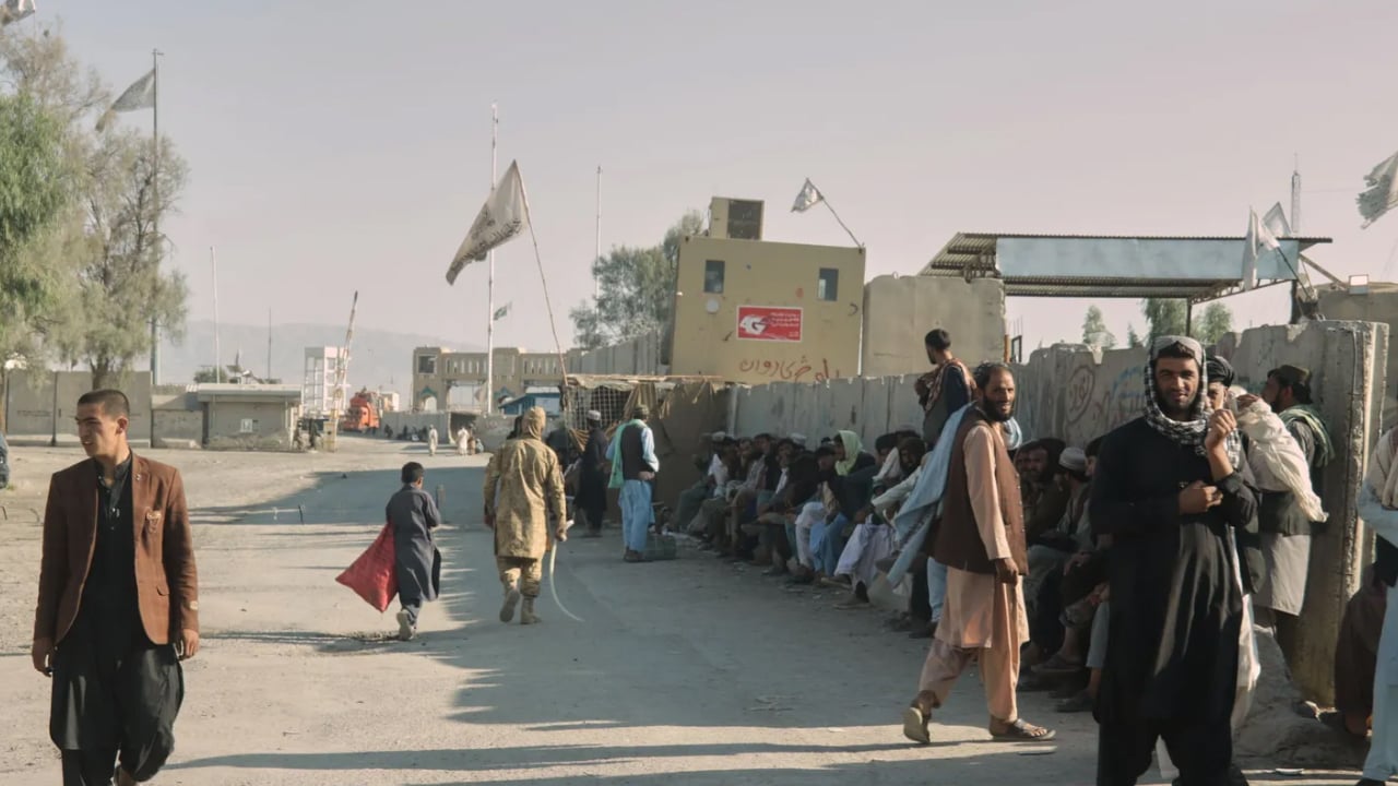 আফগান সীমান্ত পুনরায় খুলে দেয়ার ইঙ্গিত পাকিস্তানের