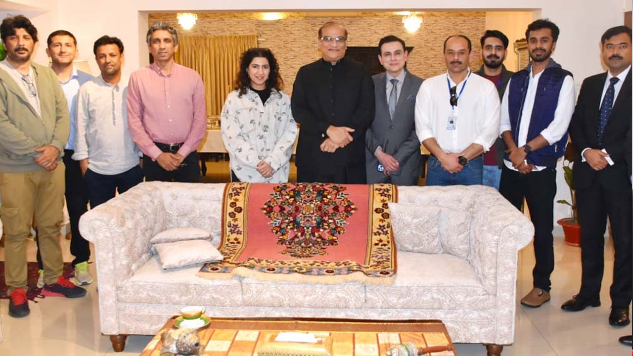 নির্বাচন কাভার করতে ঢাকায় ৪০ পাকিস্তানি সাংবাদিক