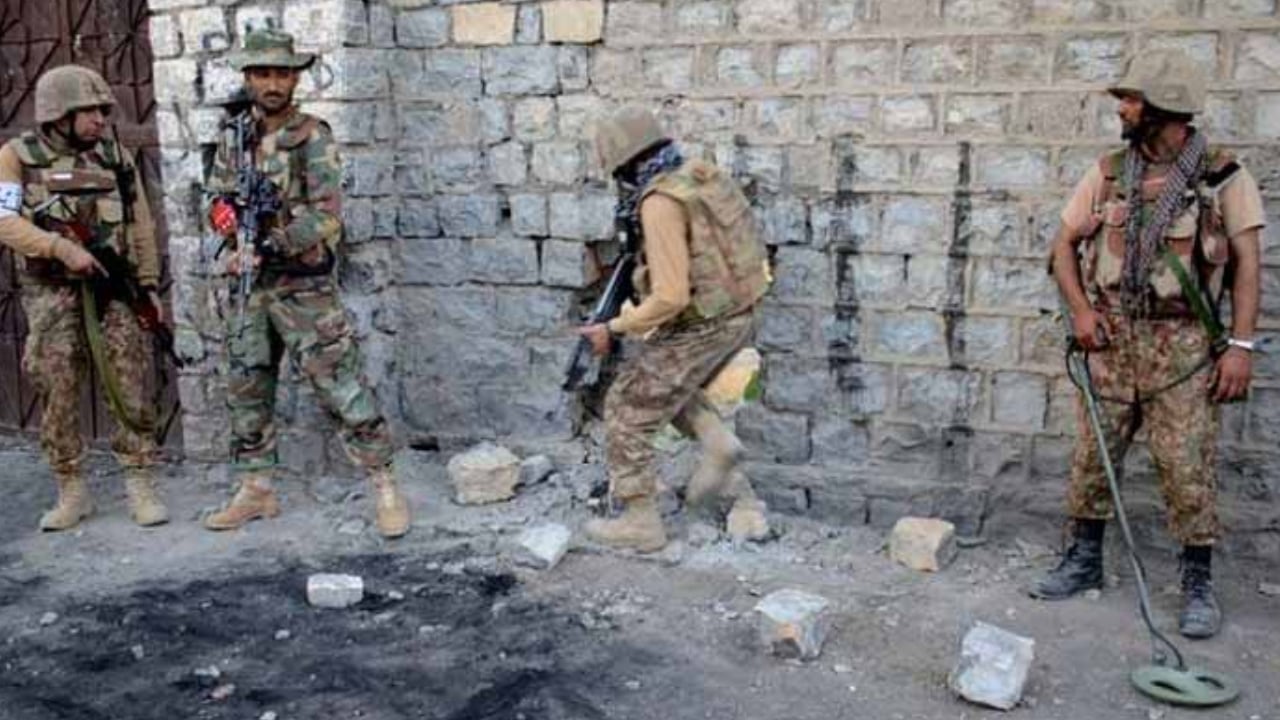 পাকিস্তানে সেনা অভিযানে ভারতীয় পদদপুষ্ট ১৪ সন্ত্রাসী নিহত