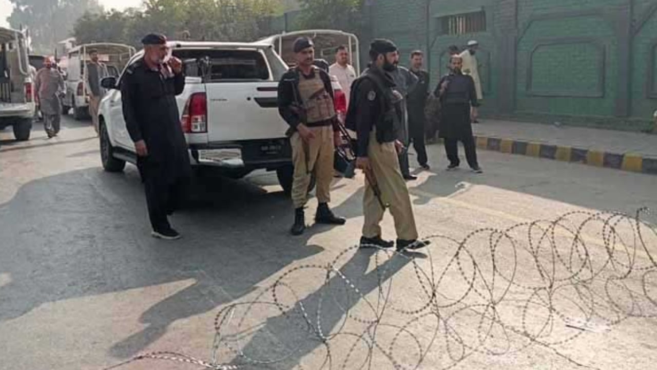 পাকিস্তানে সন্ত্রাসবিরোধী অভিযানে নিহত ৮