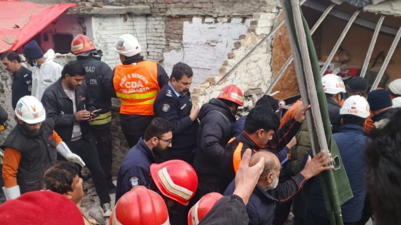 পাকিস্তানে বিয়ের অনুষ্ঠানে সিলিন্ডার বিস্ফোরণ, নবদম্পতিসহ নিহত ৬