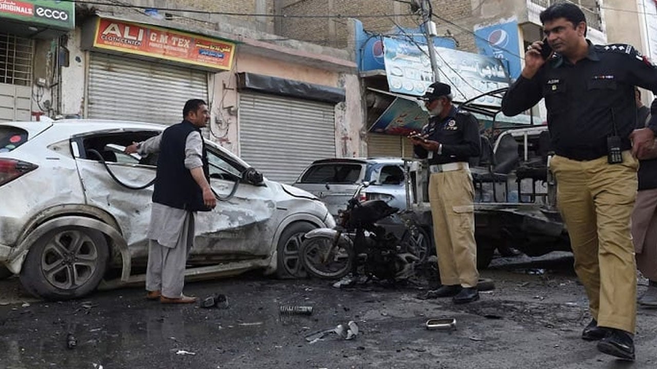 পাকিস্তানে আত্মঘাতী বোমা হামলায় নিহত ১৩