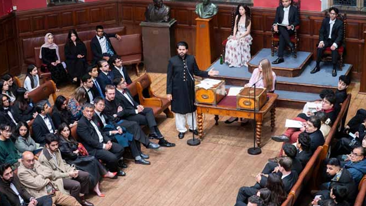 অক্সফোর্ডে ভারতকে নাস্তানাবুদ, পাকিস্তানি শিক্ষার্থীদের বড় জয়