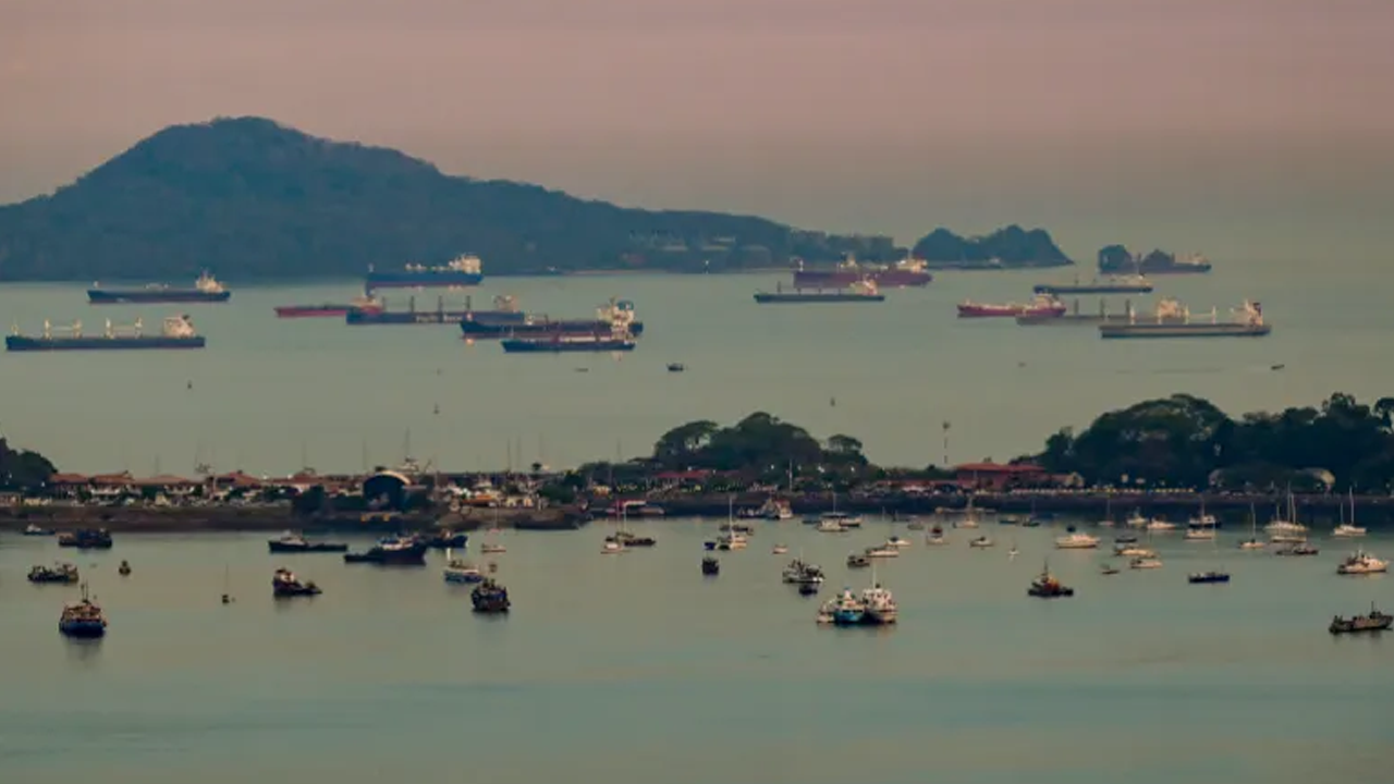 মধ্যপ্রাচ্য সংকটে পানামা খালে জাহাজ চলাচল বেড়েছে