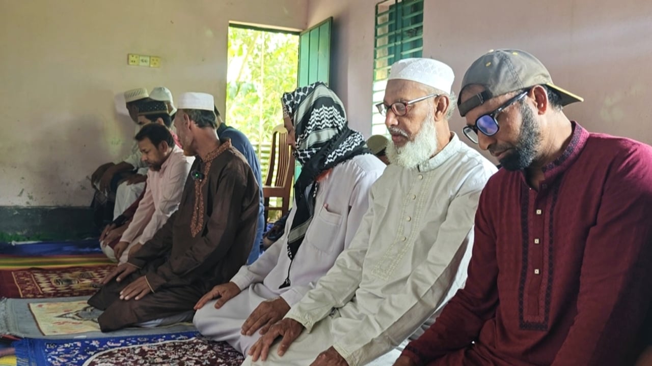 ‎মধ্যপ্রাচ্যকে অনুসরণ করে ‎পরশুরামে ঈদুল আযহার জামাত অনুষ্ঠিত
