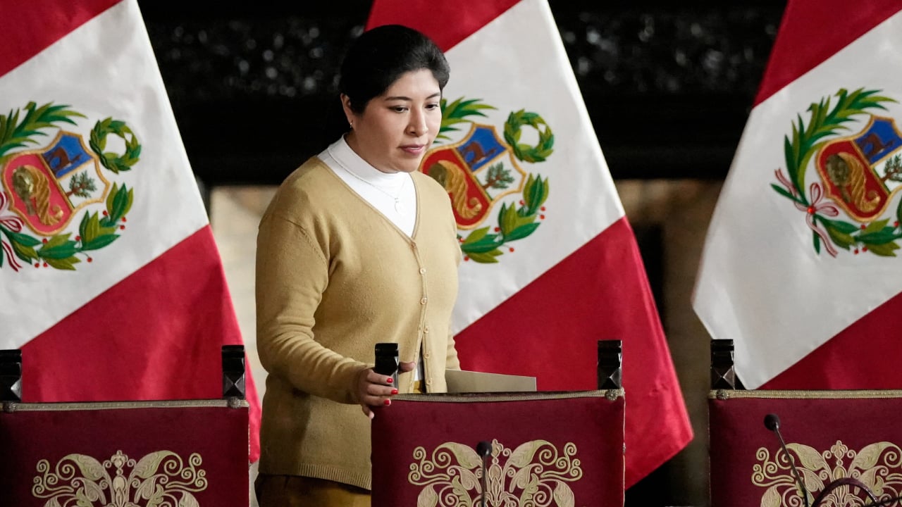 পেরুর সাবেক প্রধানমন্ত্রী শ্যাভেজের বিরুদ্ধে গ্রেপ্তারি পরোয়ানা