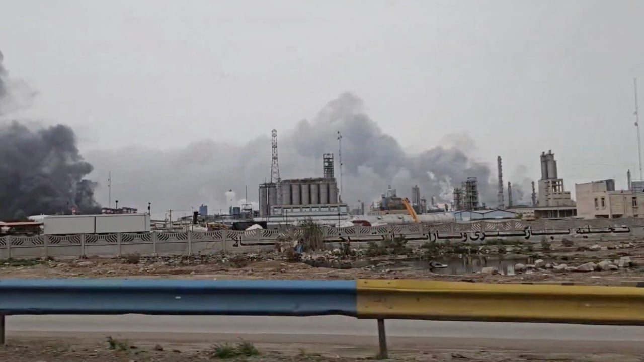 ইরানের পেট্রোকেমিক্যাল কমপ্লেক্সে যুক্তরাষ্ট্র ও ইসরাইলের  হামলা, নিহত ৫