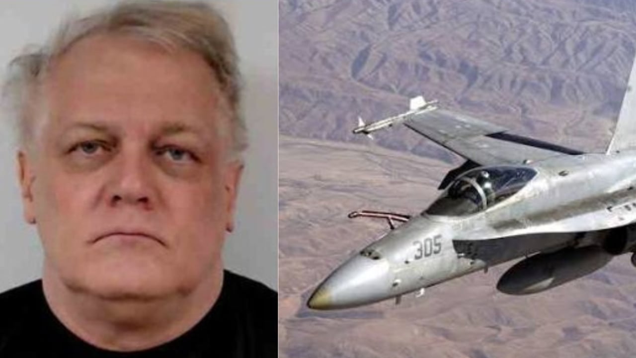 চীনা সেনাদের প্রশিক্ষণ দেওয়ার অভিযোগে মার্কিন পাইলট গ্রেপ্তার