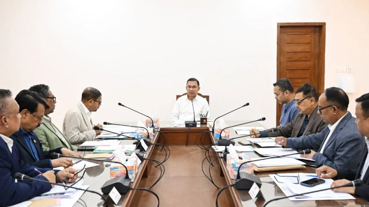 ‘সুস্বাস্থ্যের বাংলাদেশ গঠন’ বিষয়ে প্রধানমন্ত্রীর সভা