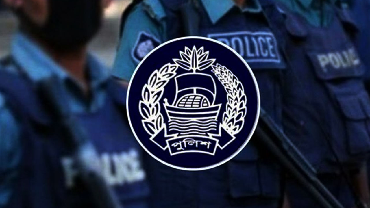 ফাঁকা ঢাকায় নিরাপত্তা টহল বাড়িয়েছে পুলিশ