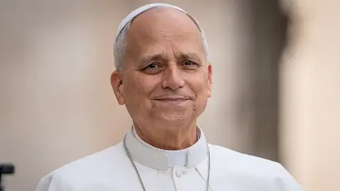 যুক্তরাষ্ট্রের নির্বাচনে ভোট দিয়ে ইতিহাস গড়লেন পোপ লিও
