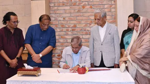 রাষ্ট্র কখনোই শহীদ ও আহত জুলাই যোদ্ধাদের ঋণ শোধ করতে পারবে না: রাষ্ট্রপতি