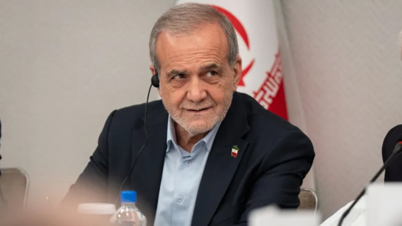 দেশের মানুষের সমস্যার কথা শুনতে প্রস্তুত ইরান সরকার: পেজেশকিয়ান