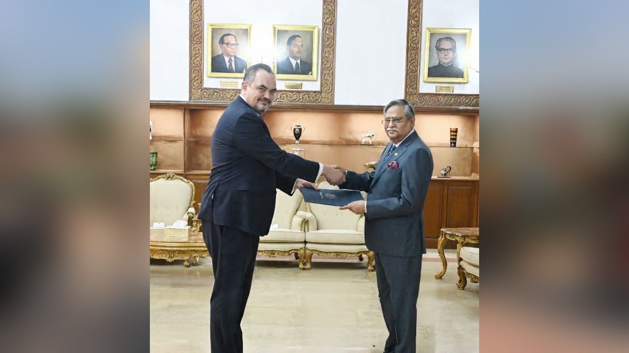 রাষ্ট্রপতির কাছে পরিচয়পত্র পেশ নতুন মার্কিন রাষ্ট্রদূতের