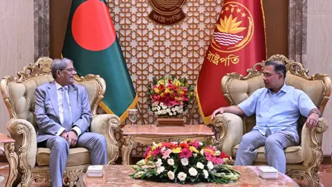 রাষ্ট্রপতির সঙ্গে প্রধানমন্ত্রীর সৌজন্য সাক্ষাৎ
